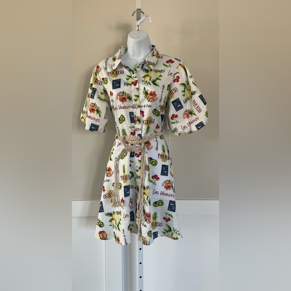 Truth NYC Fruit Theme Button Down Dress.
Size Medium. - Picture 2 of 6